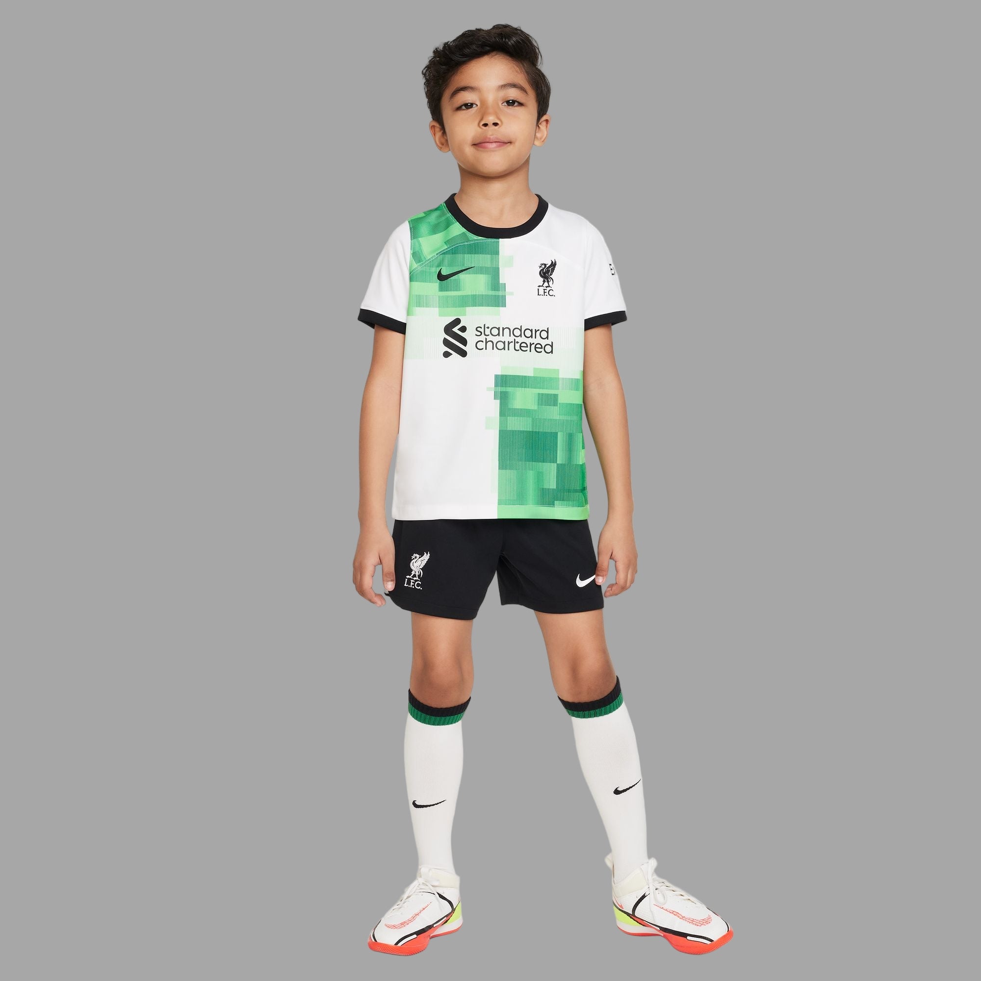 Equipación de 3 piezas Nike Dri-FIT para niños pequeños de la segunda equipación del Liverpool 23/24