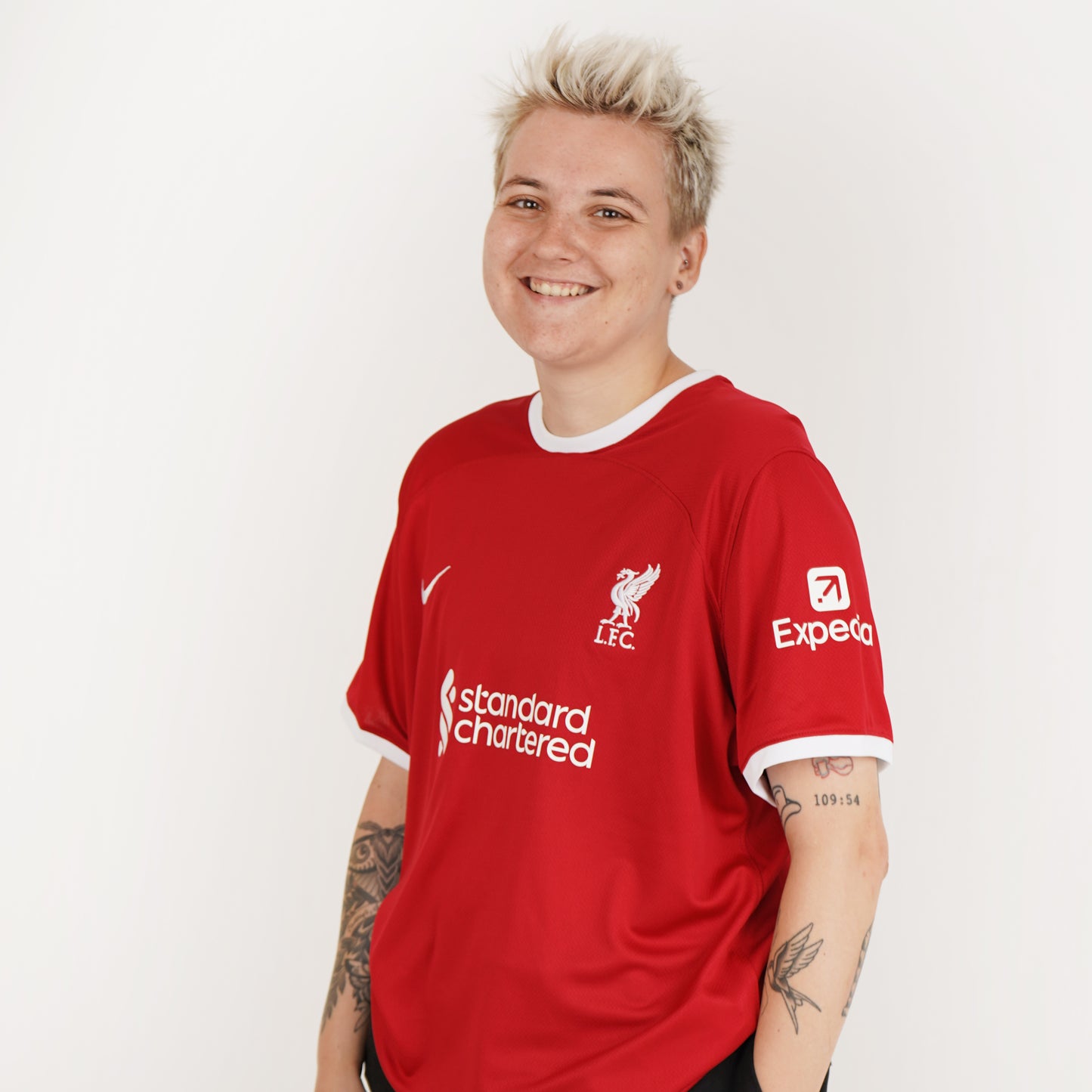Liverpool F.C. 2023/24 Home Curved Fit Nike Stadium Jersey