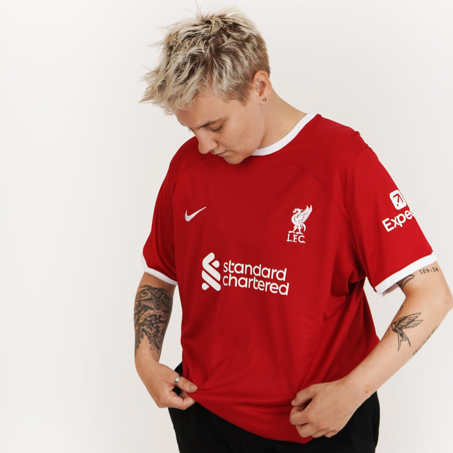 Liverpool F.C. 2023/24 Home Curved Fit Nike Stadium Jersey