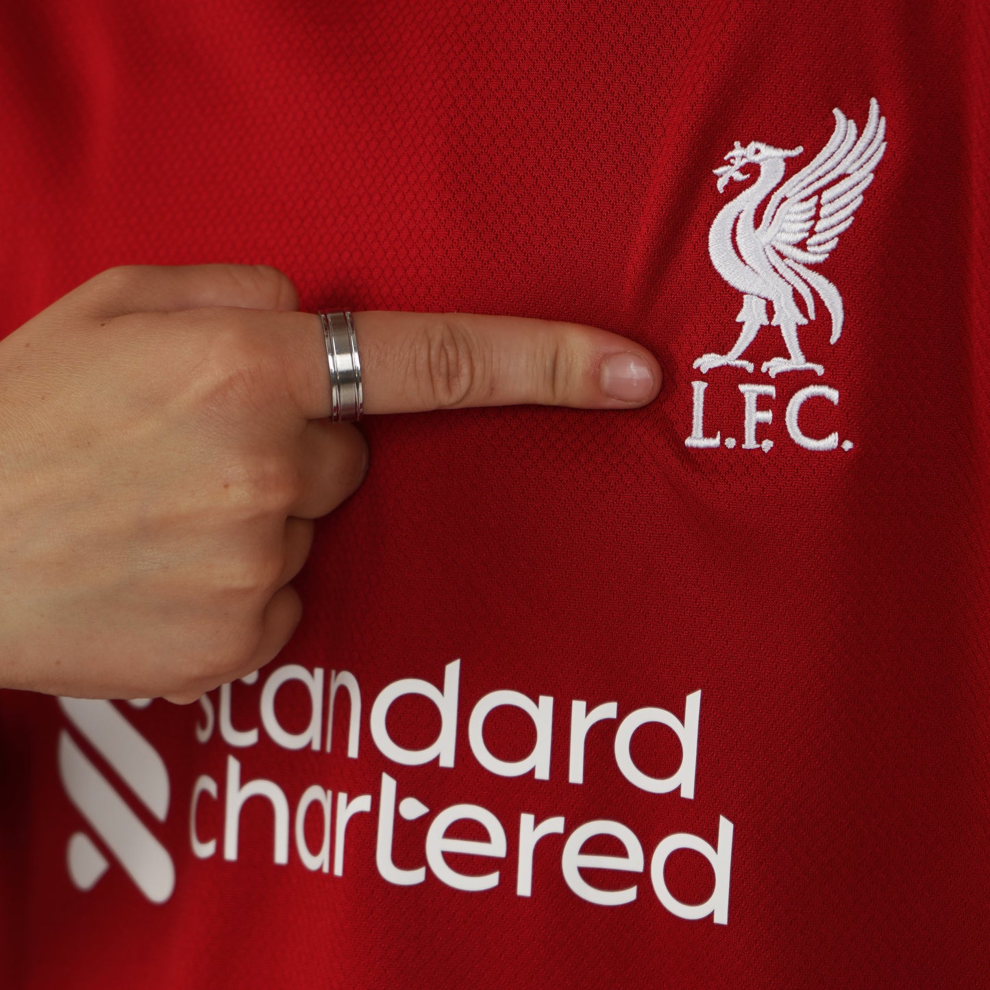 Liverpool F.C. 2023/24 Home Curved Fit Nike Stadium Jersey
