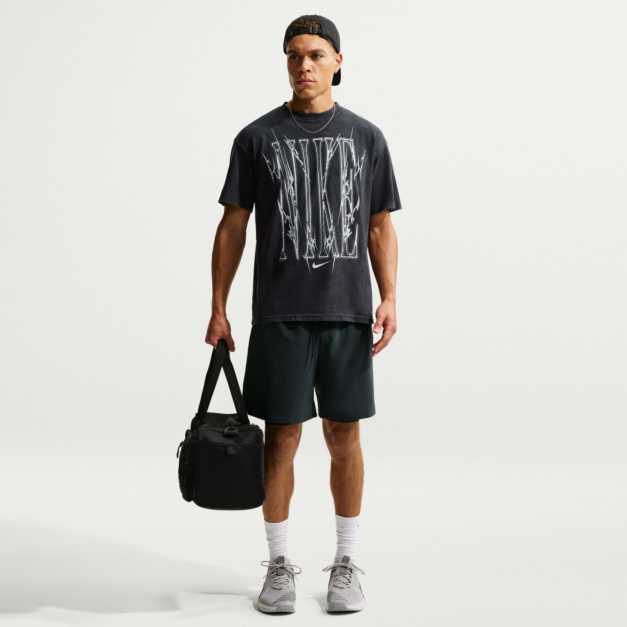 Nike Straight Fit Graphic T-Shirt