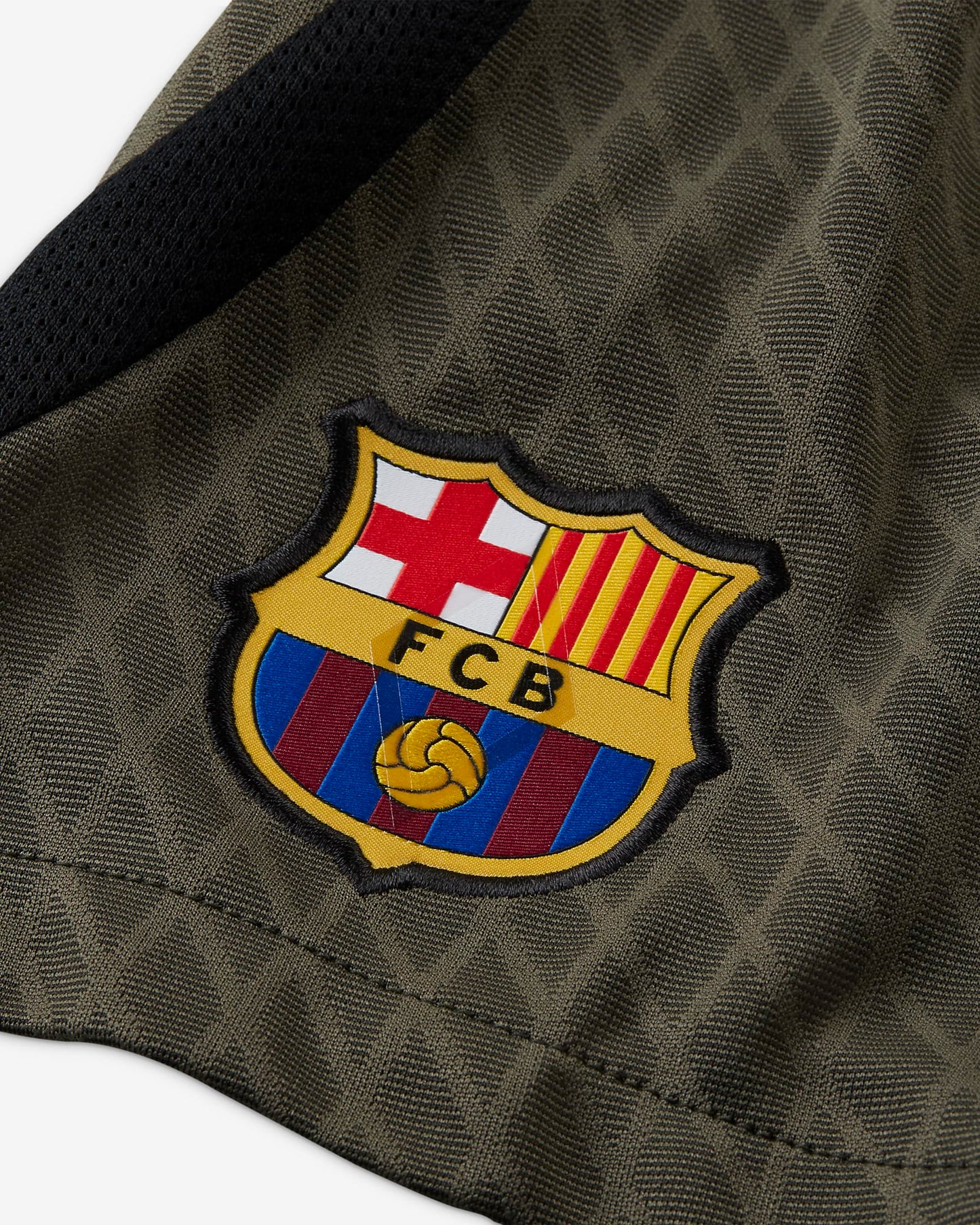 Barcelona Strike 23/24 Big Kids' Nike Dri-FIT Knit Football Shorts